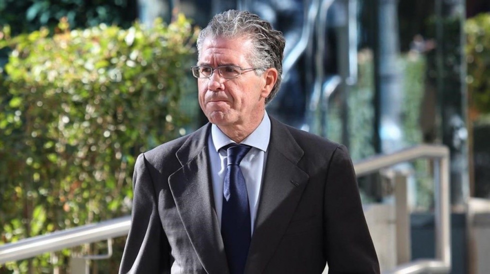 El exalcalde de Valdemoro y exsecretario general del PP de Madrid Francisco Granados, al abandonar la Audiencia Nacional tras el juicio del ’chivatazo’ de la Púnica el 14 de noviembre del 2017. Foto: Público.