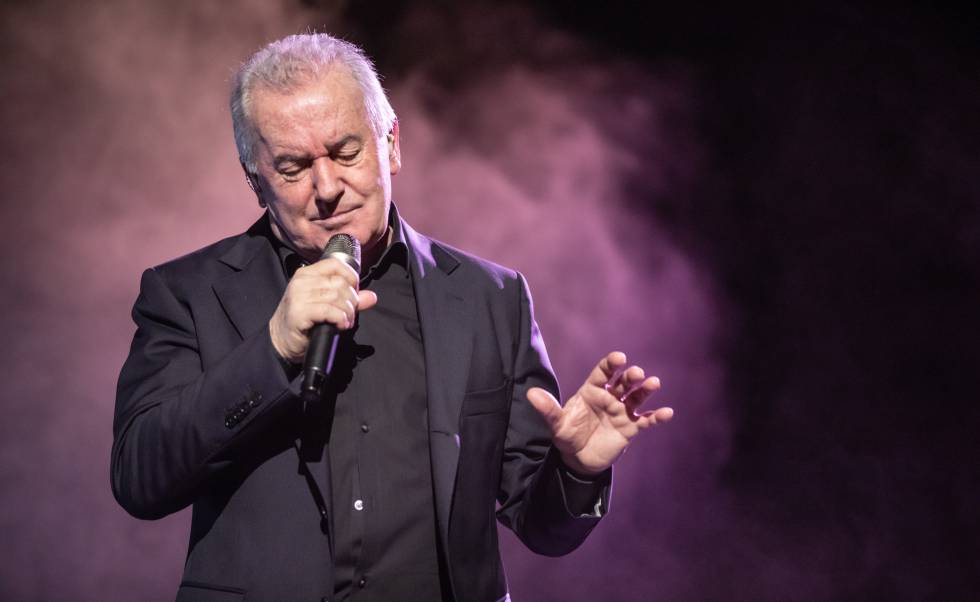 V&iacute;ctor Manuel en concierto.