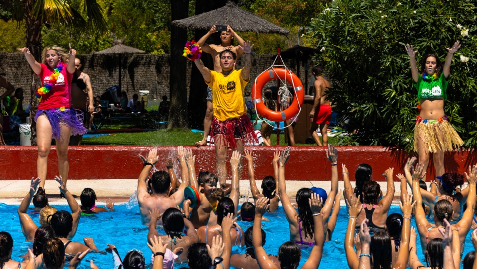 Yincana acuática de las peñas en las fiestas patronales de 2023.