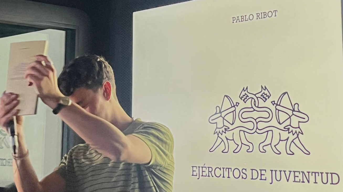 Pablo Ribot en la presentación de 'Ejércitos de Juventud'.
