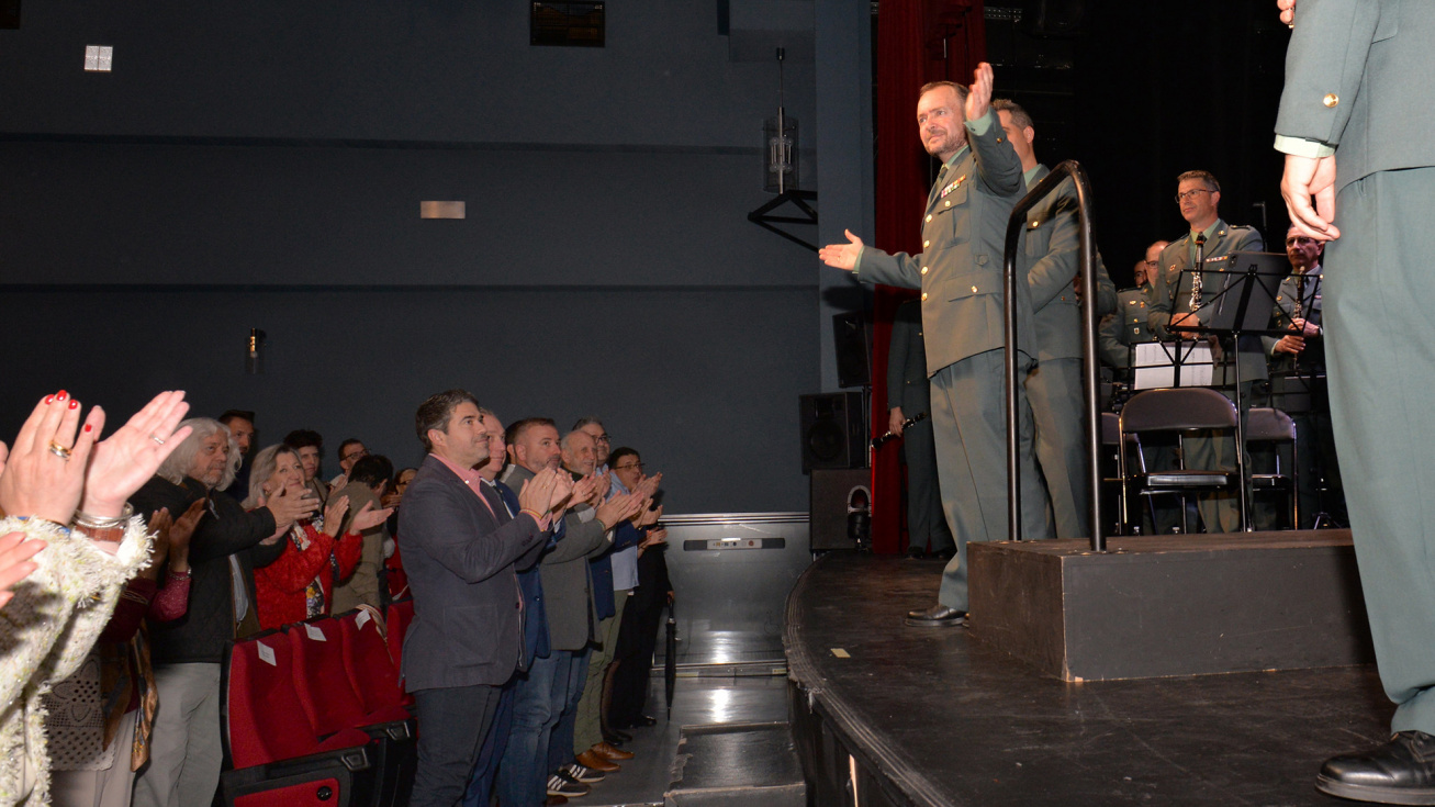 Concierto de la Guardia Civil en el Teatro Juan Prado.