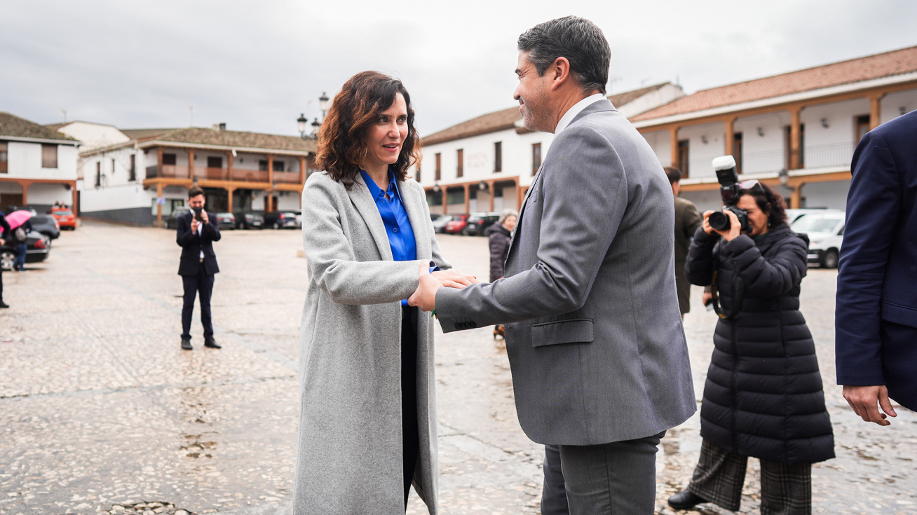 Díaz Ayuso en su visita de marzo a Valdemoro.