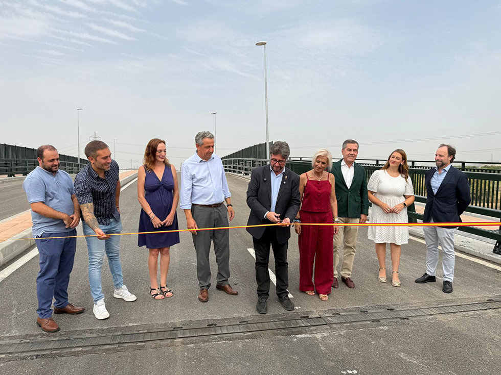El puente de la calle Isaac Albéniz de Pinto abre al tráfico