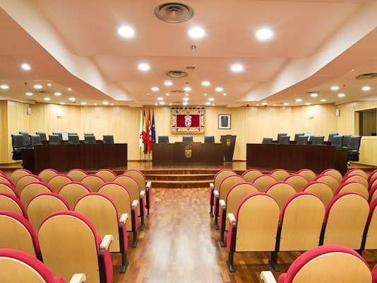Salón de plenos del Ayuntamiento de Pinto.