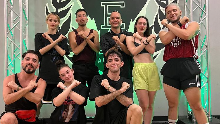 Los X-Adows al completo.