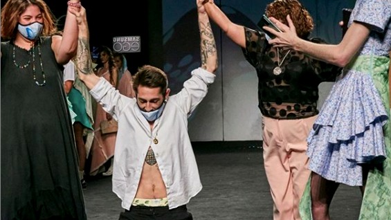 Robber Rodríguez tras finalizar su desfile en la Mercedes Benz Fashion Week de Madrid.