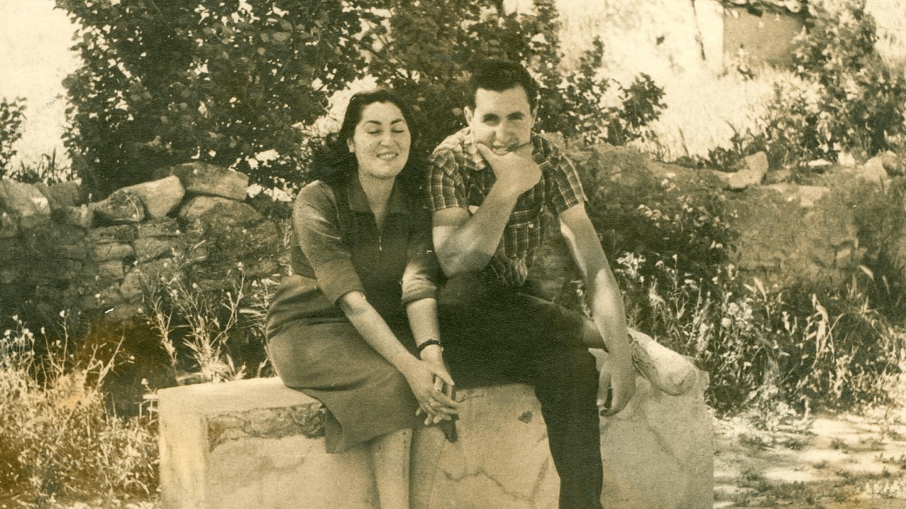 Paqui y Juan en el Paseo de la Estación de Valdemoro.