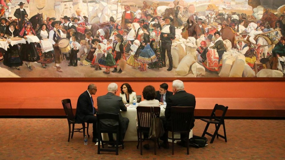 Ayuso en su reunión de este lunes con representantes de varios fondos de inversión | Comunidad de Madrid.