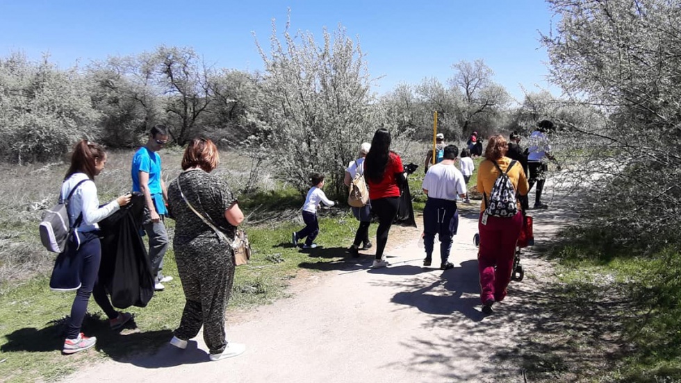 Recogida de basura organizada por J&oacute;venes Gigantes en 2019.
