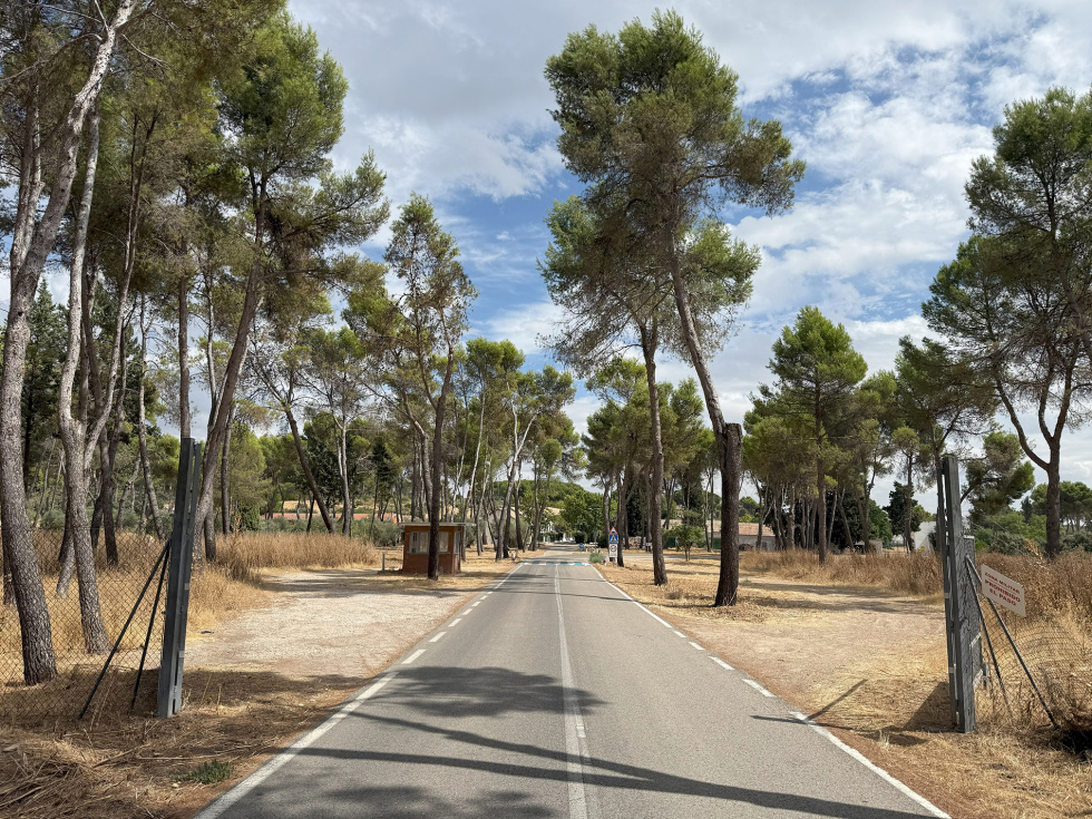 Entrada al poblado de La Marañosa.