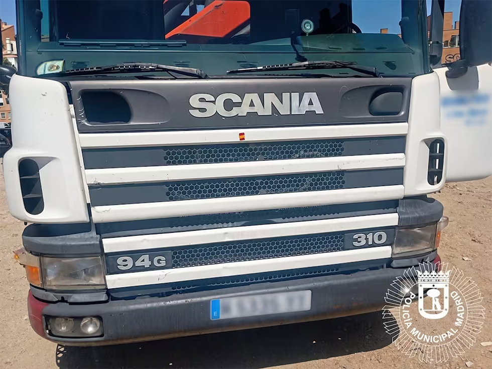 Tres individuos roban un camión frigorífico en Valdemoro y fracturan un brazo a su conductor
