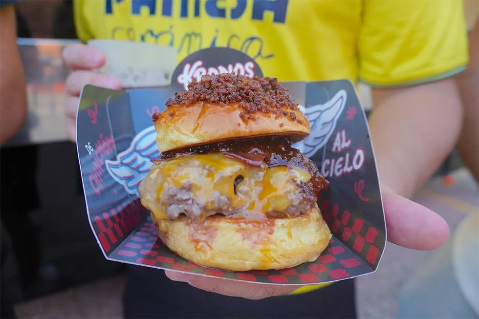 Una de las hamburguesas que pueden encontrarse en el Mordidafest.