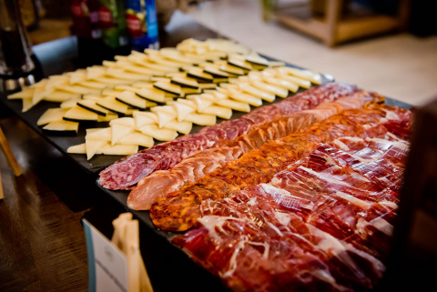 Surtido de ibéricos en el delicioso Brunch Buffet del Hotel Sercotel Princesa de Éboli.