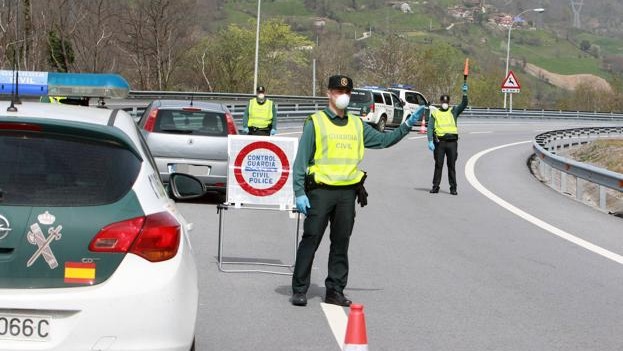 Control de tráfico de la Guardia Civil.
