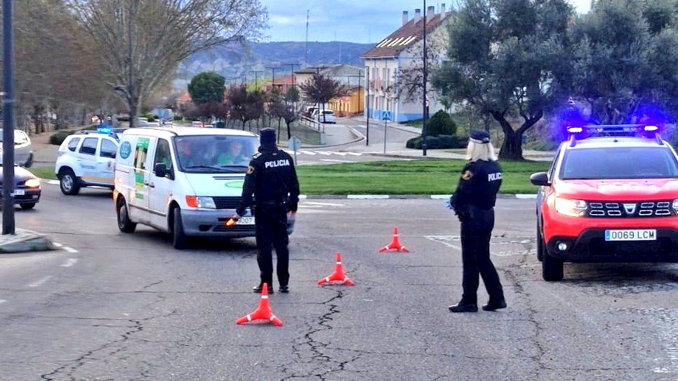 Control policial en San Martín de la Vega.