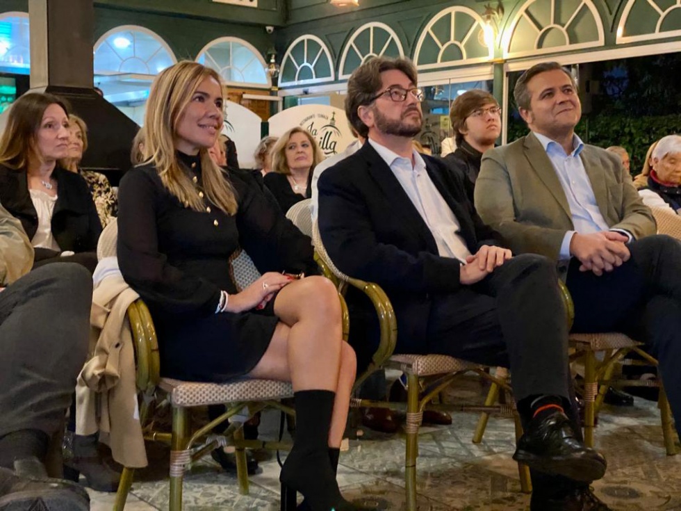 Miriam Rabaneda y Salomón Aguado compartieron asiento durante el acto.