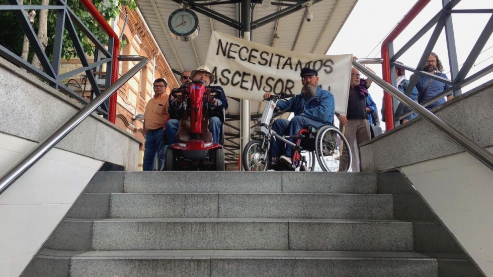La Federación de Asociaciones de Personas con Discapacidad Física y Orgánica de Madrid, en una manifestación en Ciempozuelos en 2016.