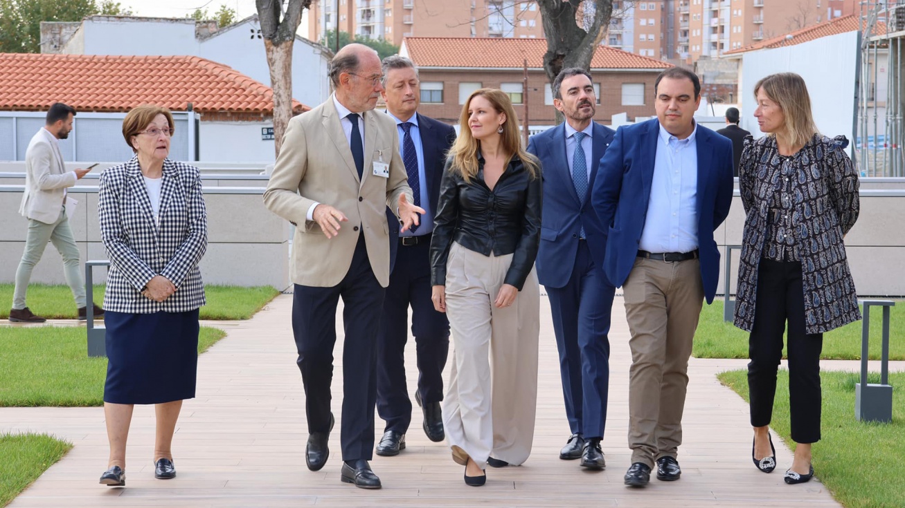 La consejera de Familia en su visita al Complejo Asistencial Benito Menni.