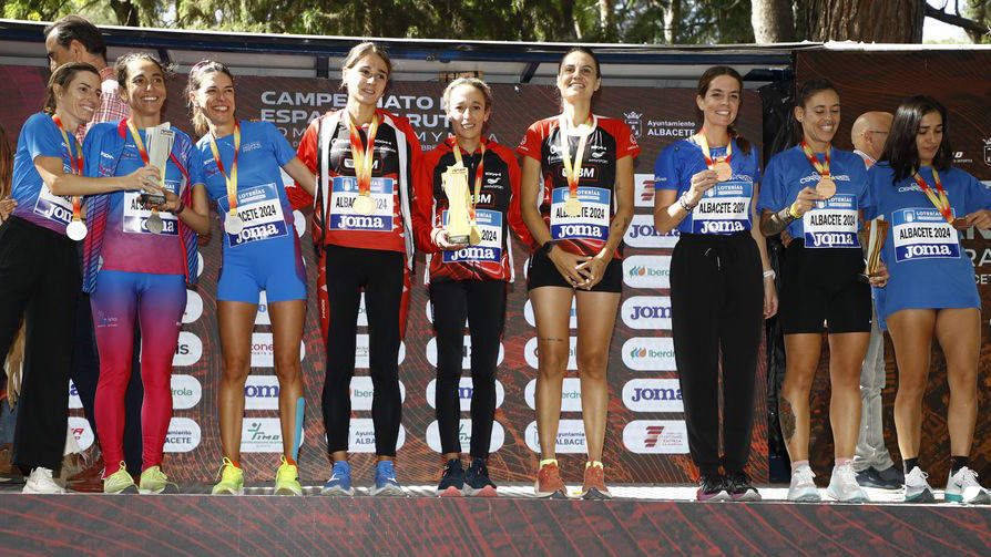 Podio femenino por equipos | Real Federación de Atletismo Podio femenino por equipos | Real Federación de Atletismo