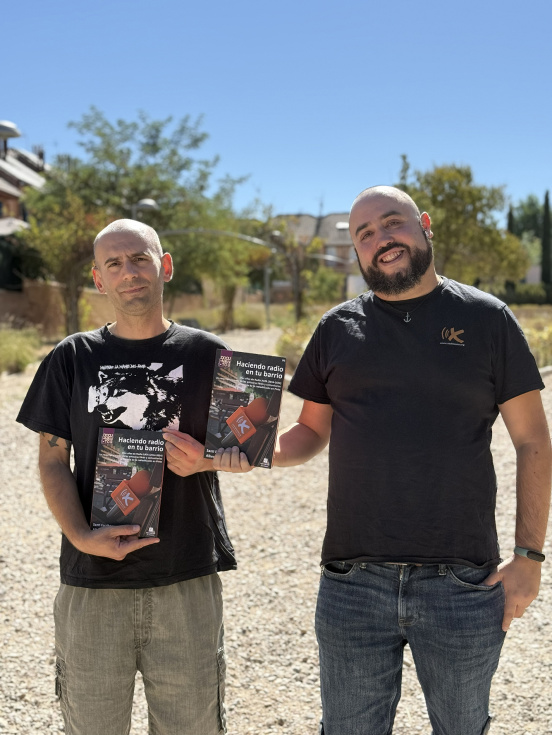 Alberto Camacho y Santi Escribano, autores de 'Haciendo radio en tu barrio'.