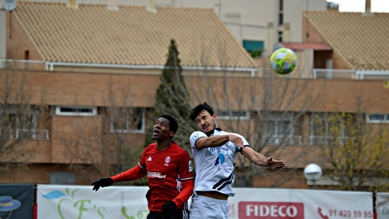 Momento del partido entre Atlético de Pinto y San Fernando.