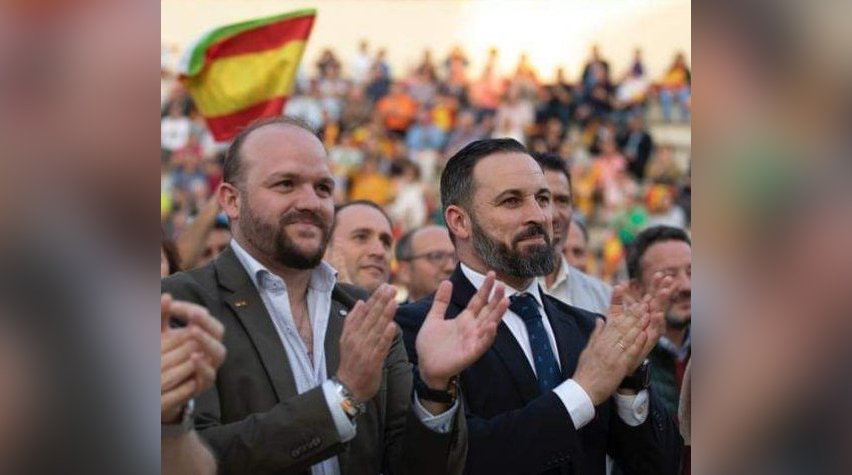 Antonio Corrales junto a Santiago Abascal, fundador del partido.
