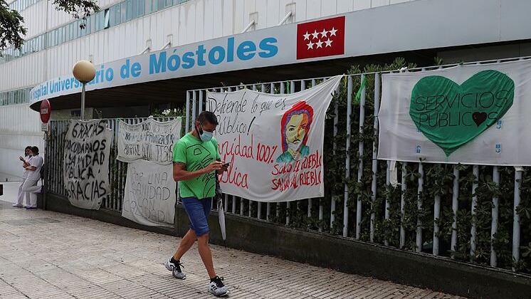 Fachada del Hospital Universitario de M&oacute;stoles.