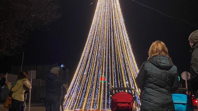 Árbol de luz instalado el año pasado en La Tenería.