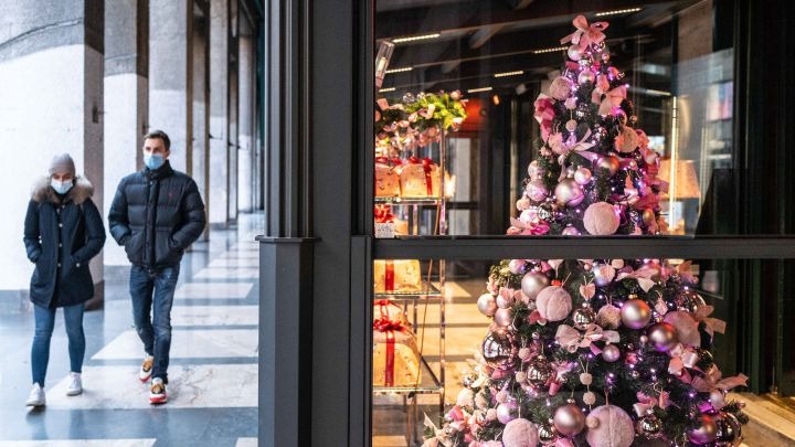 Las administraciones debaten las restricciones para Navidad.