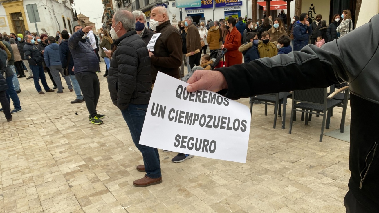 Momento de la concentración de marzo de 2021 tras la brutal agresión sufrida por un vecino de Ciempozuelos.