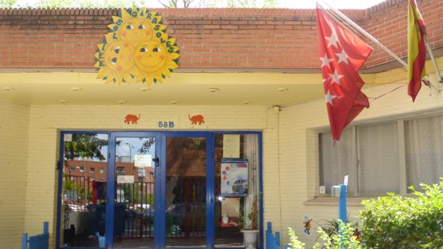 Entrada de la escuela infantil Los Girasoles, una de las afectadas por el cierre del segundo ciclo.