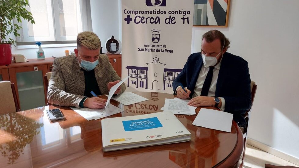 Firma del convenio entre el Ayuntamiento de San Martín y Espirituosos España|Ayuntamiento de San Martín de la Vega