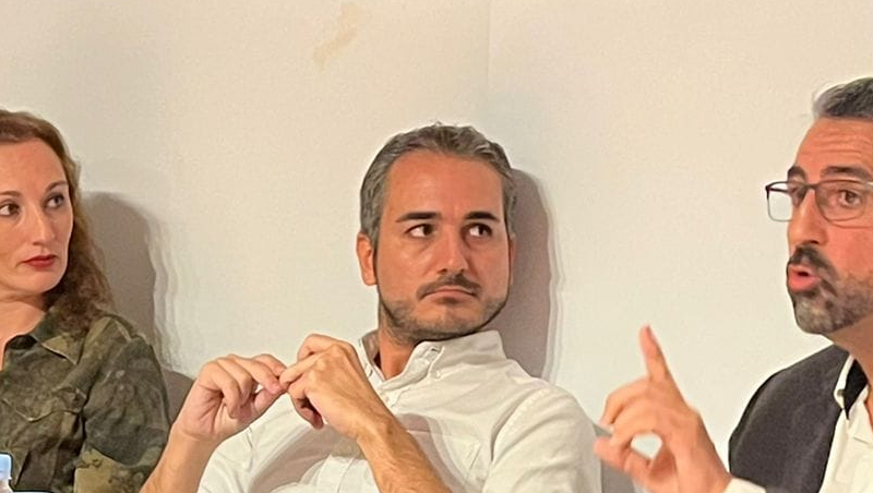 Fernando González durante la presentación del movimiento político Pinto Avanza.