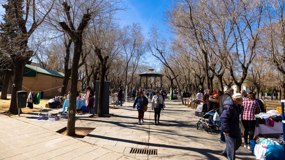 Mercadillo en el parque del Egido.
