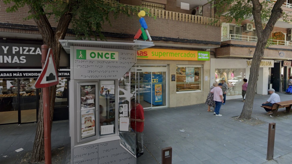 El quiosco de Esteban en la calle Estrella de Elola | Google Street View