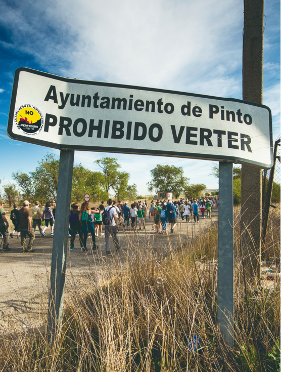 El domingo 6 de octubre un millar de personas clamaron contra el vertedero de Pinto al grito