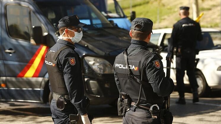 Agentes de policía.