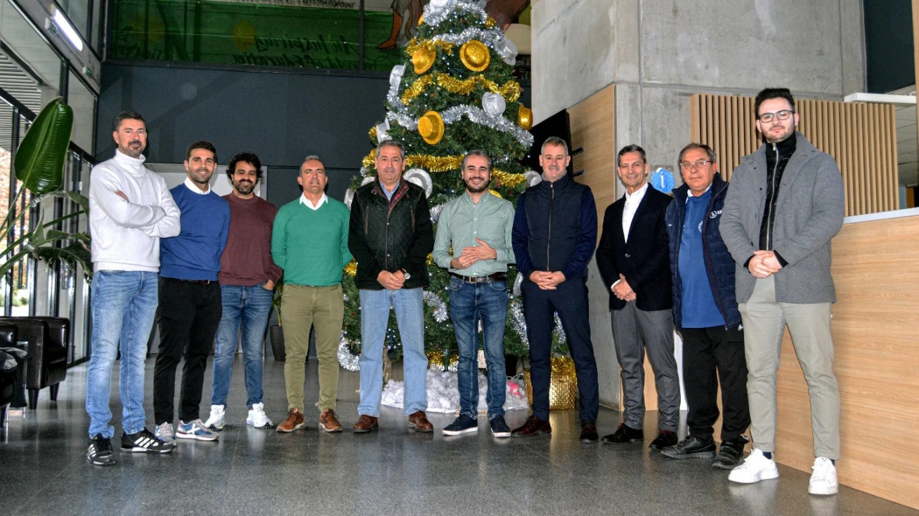 Presentación de 'Pinto juega por Paiporta' en el Colegio Mirasur.