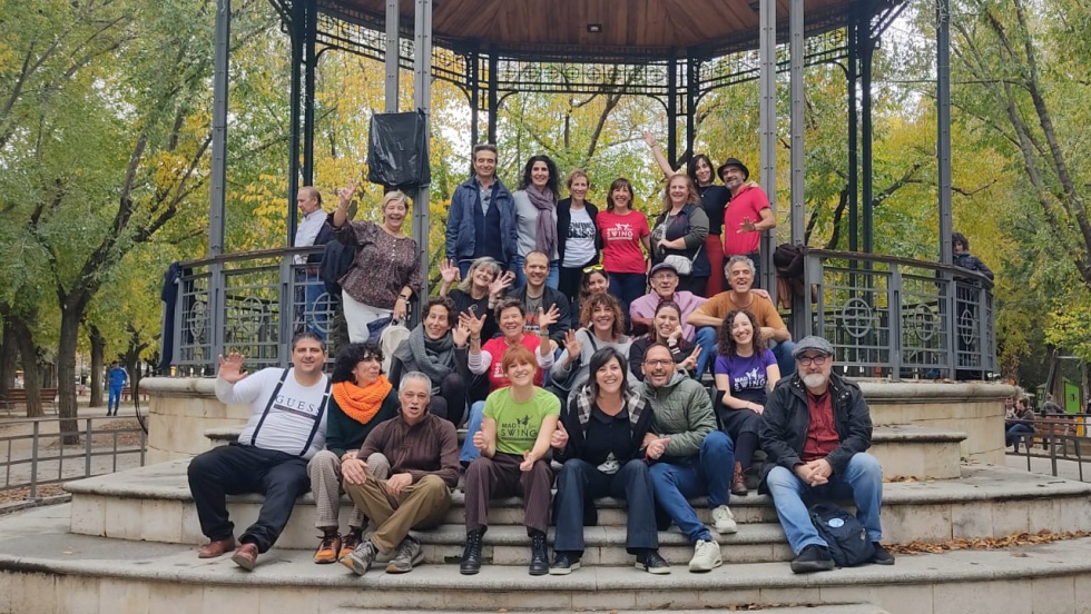 Participantes de la primera sesión de swing en el parque del Egido | Fotografía cedida por MAD for Swing