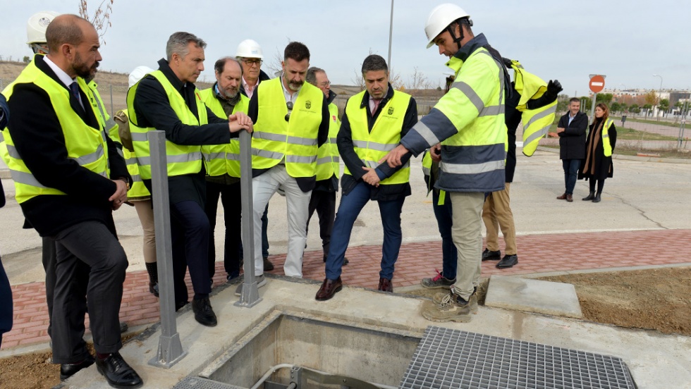 El alcalde visita las obras junto al consejero de Medio Ambiente, Agricultura e Interior, Carlos Novillo.