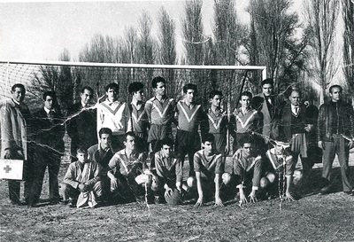 Club deportivo Pinto 1958 - Sr. Gabelo, Lolo, Sr. Parra, Juan Verja, Machuca, Parra (hijo), Amalio de Dios, Justo Granados, Diego Rodríguez, Julián de Juan, Sr. Carreño, Ramón Rodríguez, Carreñín, Lorenzo “el Manchego”, Santi Hernández, Víctor Granados, J