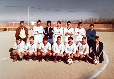 CLUB PARROQUIAL SANTIAGO DE FUTBOL. Torneo Full Moll. Navidades de 1980/1981. Arriba: José Jerez 'Queño', Antonio Hernández, Felipe Ortiz, Antonio Ortiz, Fernando Cobo, Pepillo Gabarrón, Santi. Abajo: José Luis Atienza, José Enrique Castro, Antonio Sánche