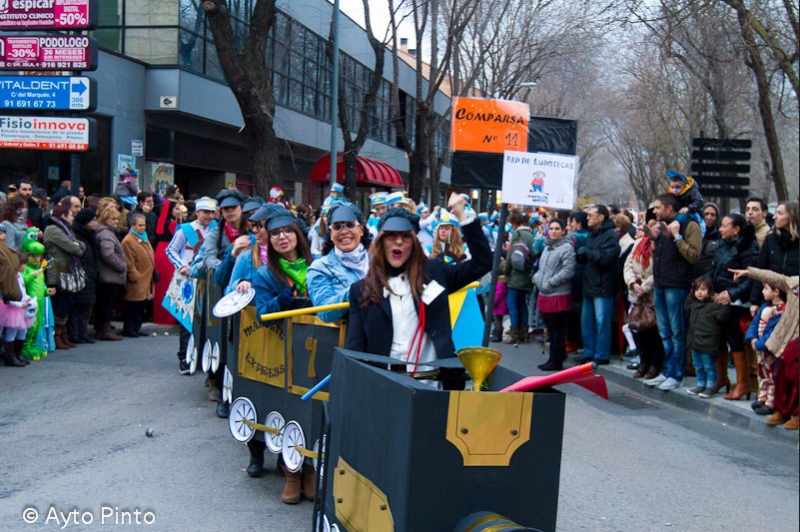 Desfile de canaval en Pinto.