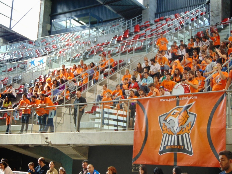 Aficionados del Pintobasket (archivo).