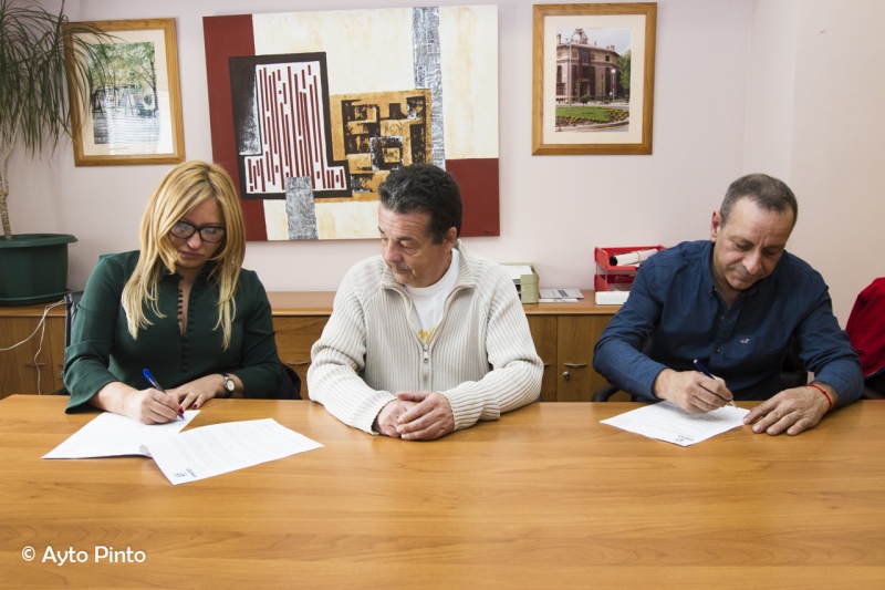Firma del convenio entre Ayuntamiento de Pinto, ACIP y Empredepymes.