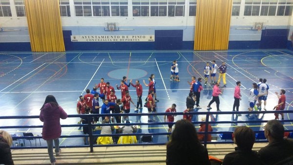 Final del encuentro entre BM Pinto y Café Toscaf Atlética.