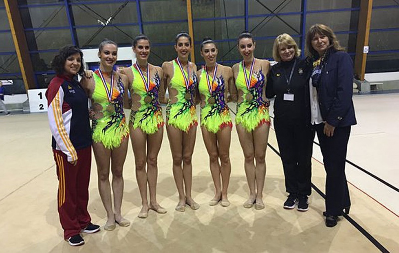La selección española de gimnasia rítmica en el Gran Prix de Thiais.