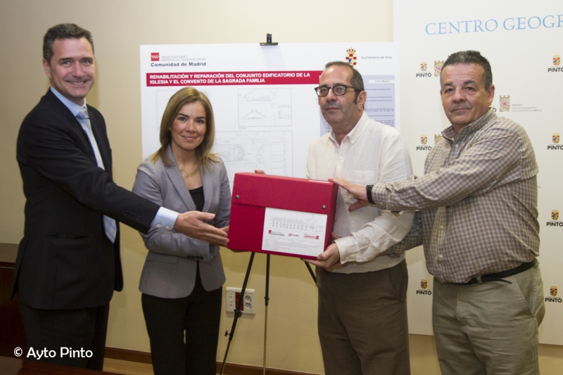 Rabaneda hace entrega del proyecto de rehabilitación del CMC.