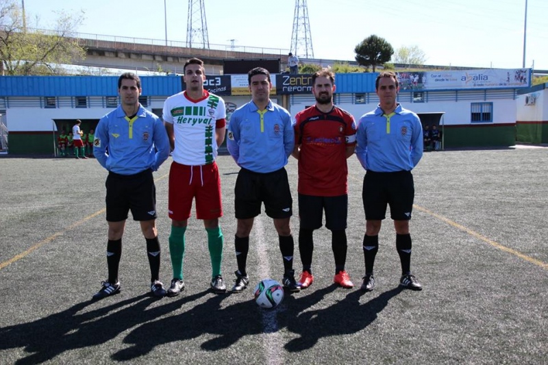 Capitanes del Trival Valderas y el Atl. Pinto | Imagen: Pedro Javier Martín.