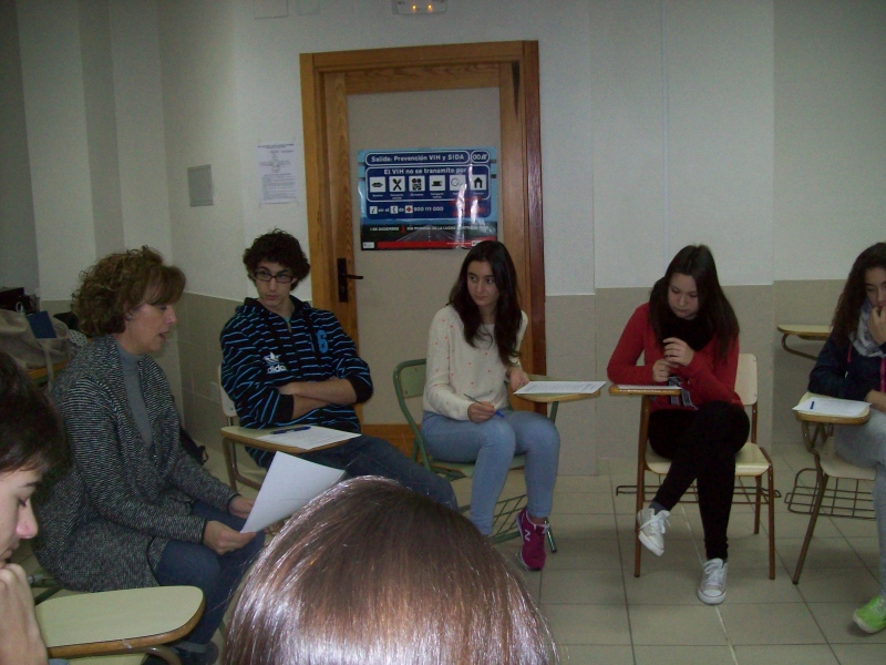 Alumnos ayudantes, un proyecto de colaboración entre estudiantes | Archivo.